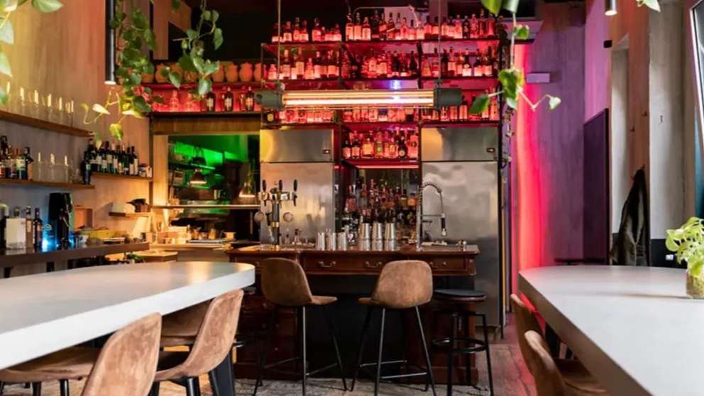 bar