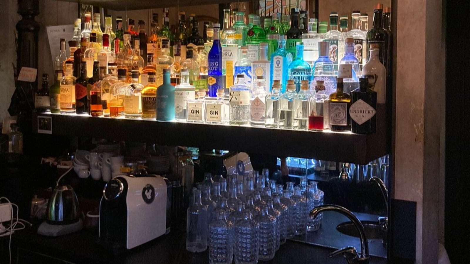 bar