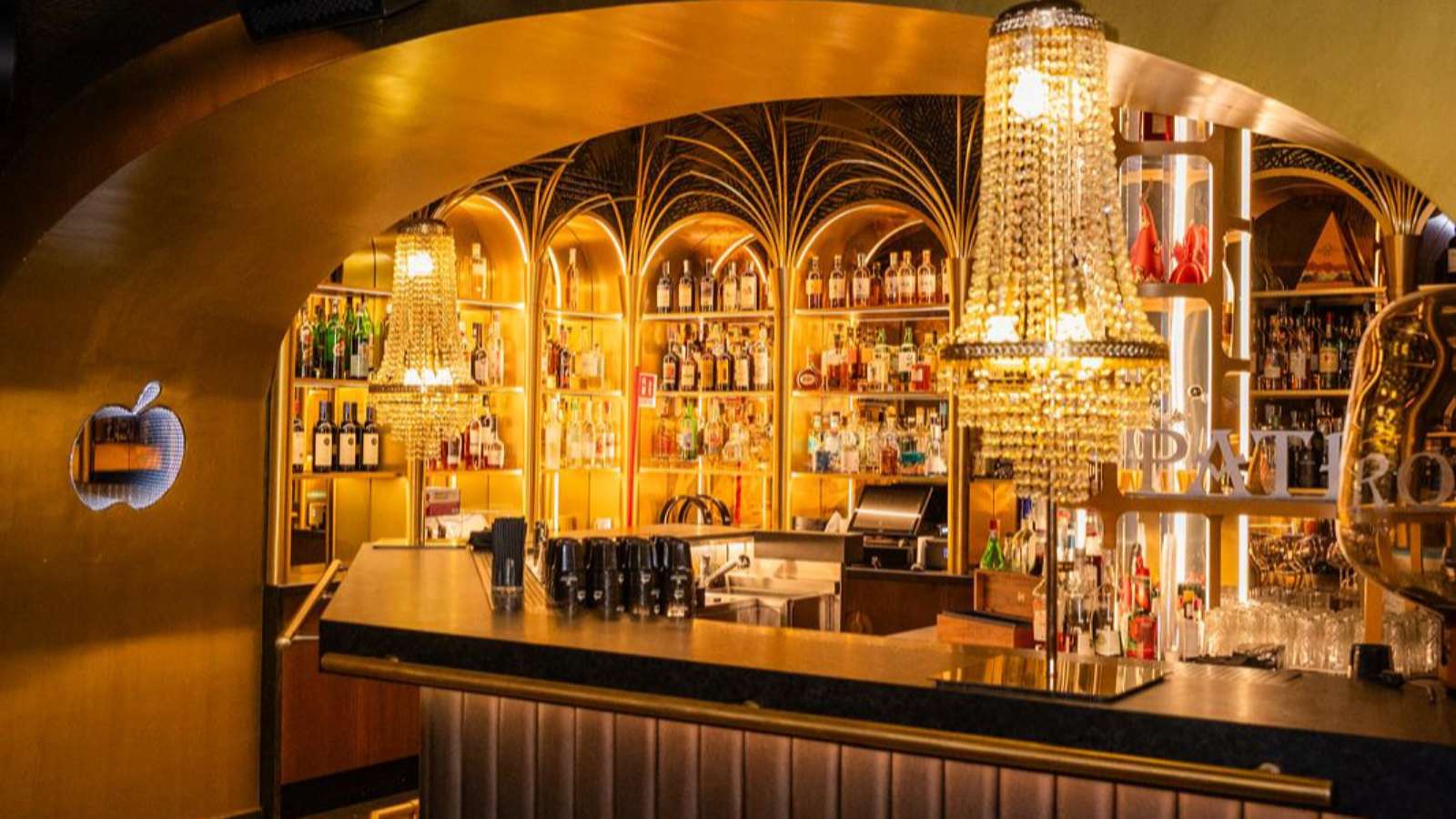 bar