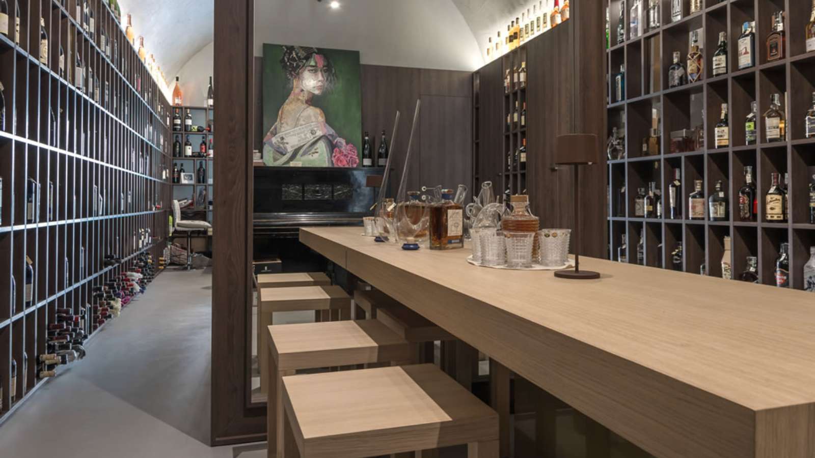bar