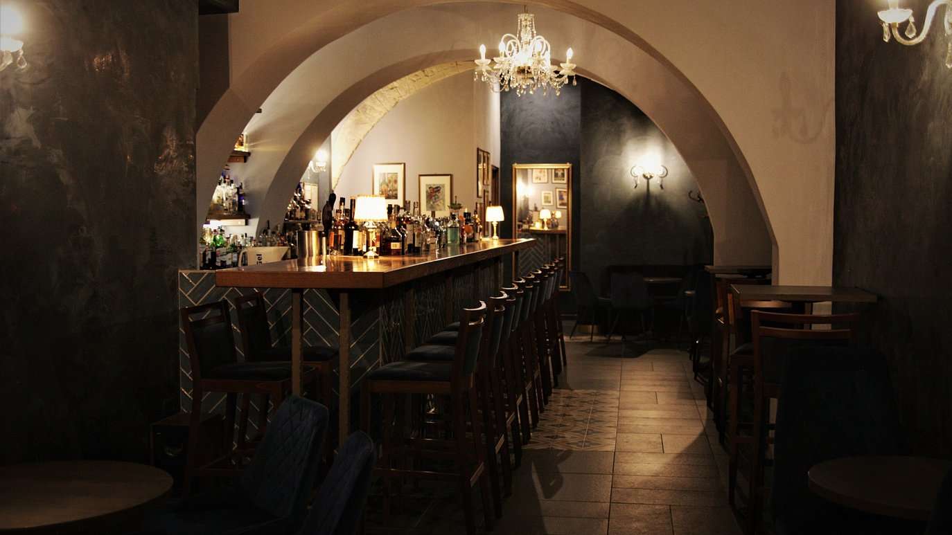 bar