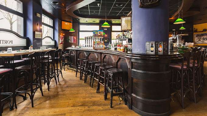 bar