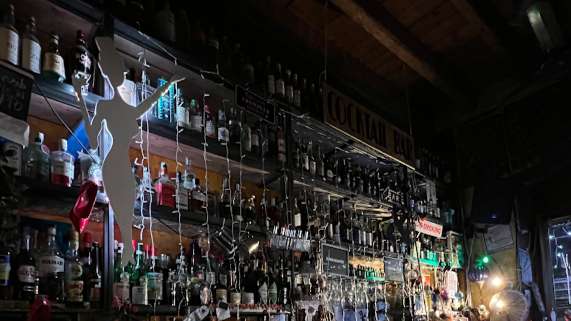 bar