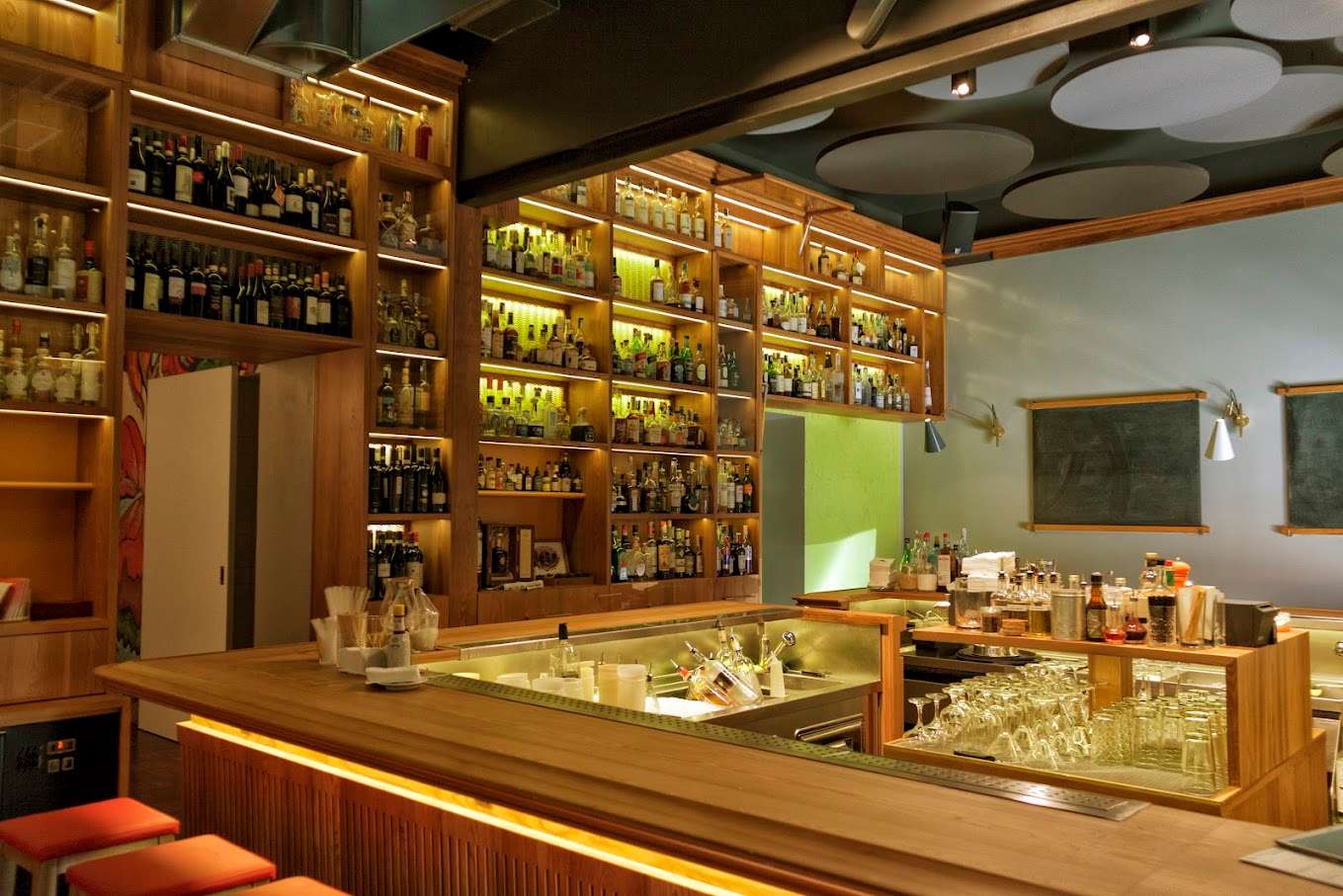 bar
